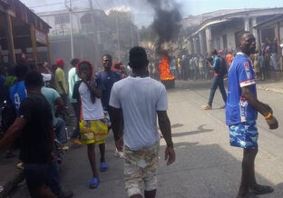 Tires burning on the streets of Jérémie