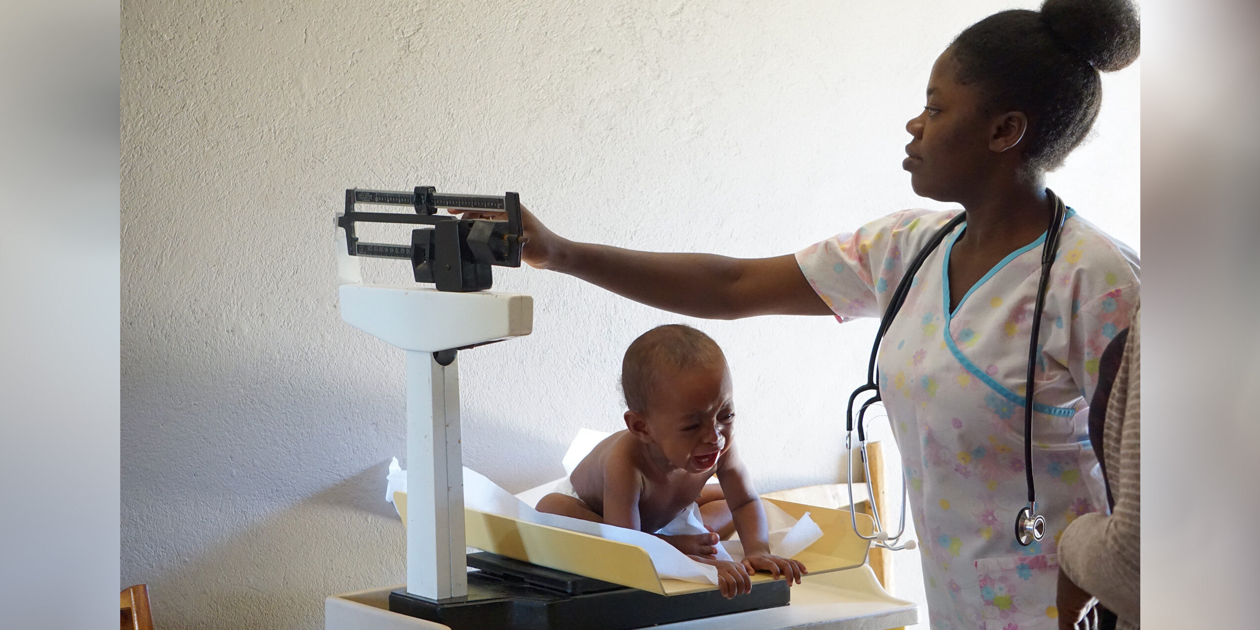 weighing-child